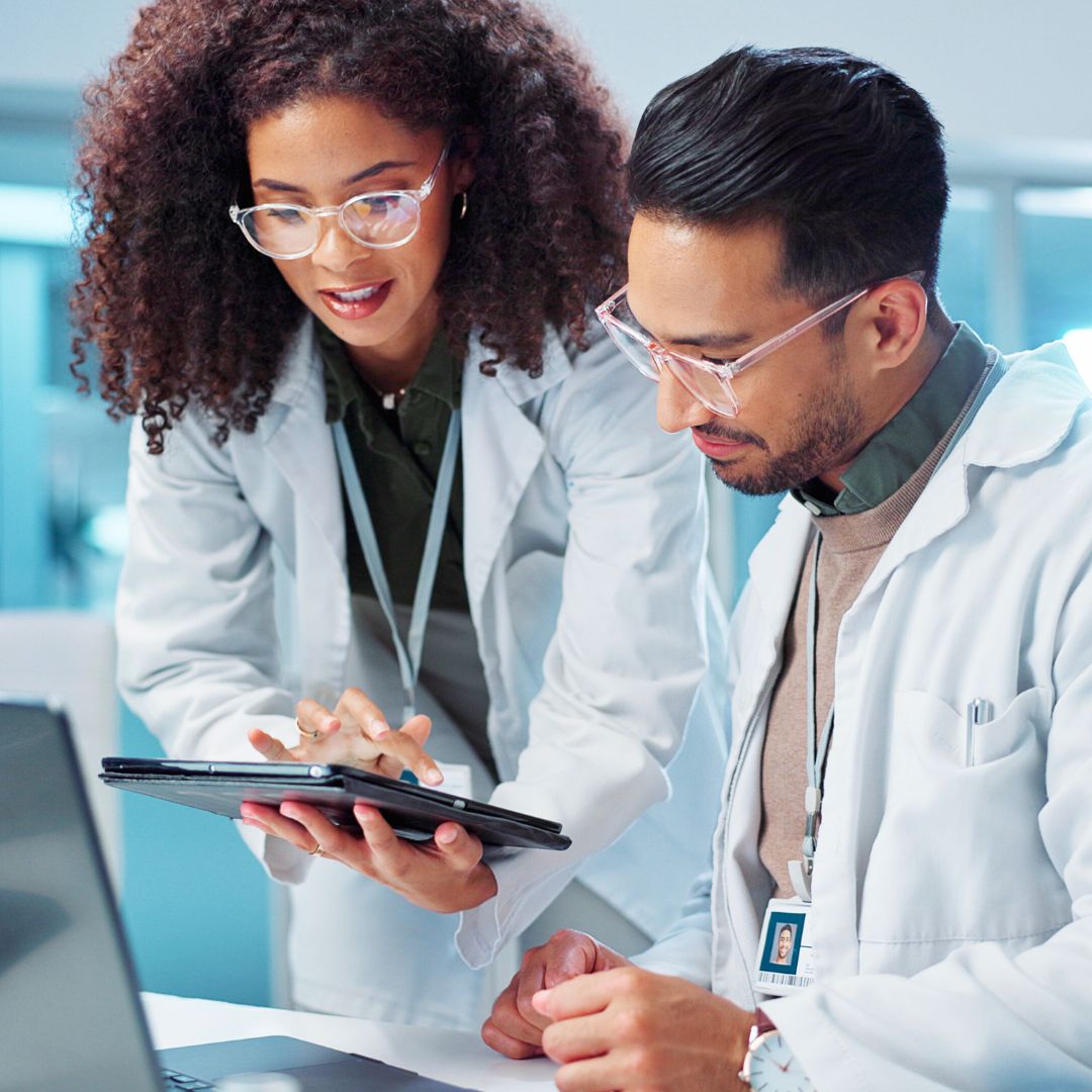 Medical Lab Tech and Clinical Lab Scientist work together